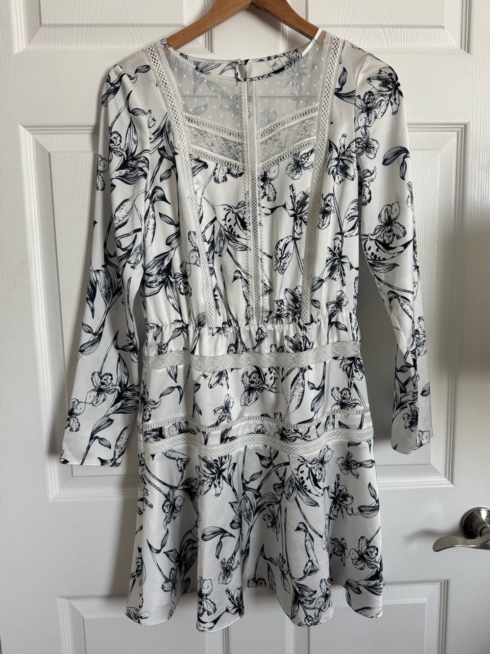 White House Black Market White Dress with Dark Blue Floral Print and Lace Insets